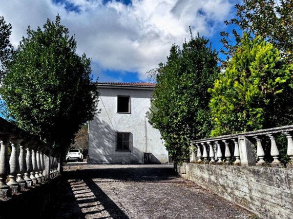 casa indipendente in vendita a Veroli in zona Casamari