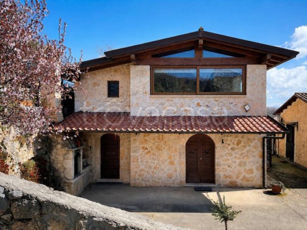 casa indipendente in vendita a Veroli