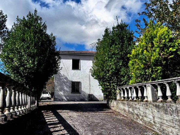 casa indipendente in vendita a Veroli in zona Casamari