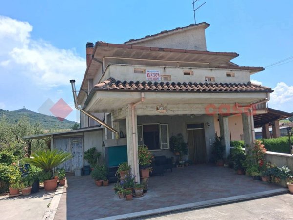 casa indipendente in vendita a Veroli in zona Castelmassimo