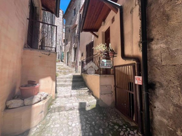 appartamento in vendita a Veroli in zona Case Scaccia