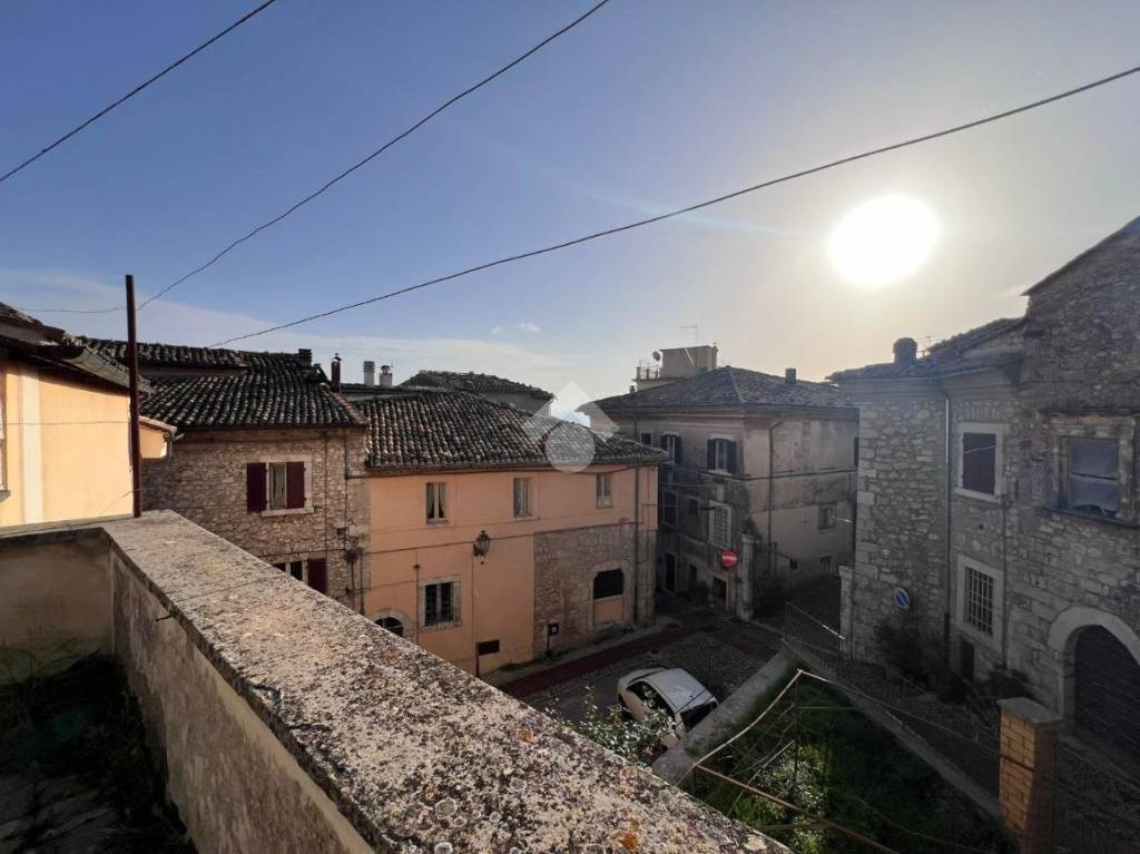 appartamento in vendita a Veroli in zona Case Scaccia