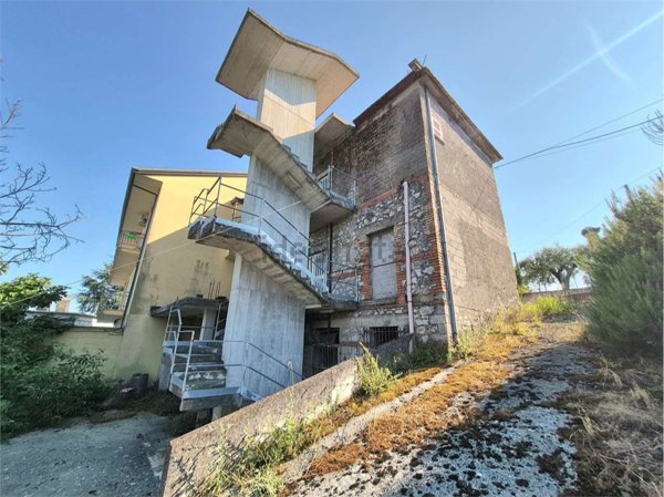 casa semindipendente in vendita a Veroli in zona Colle Ciaffone