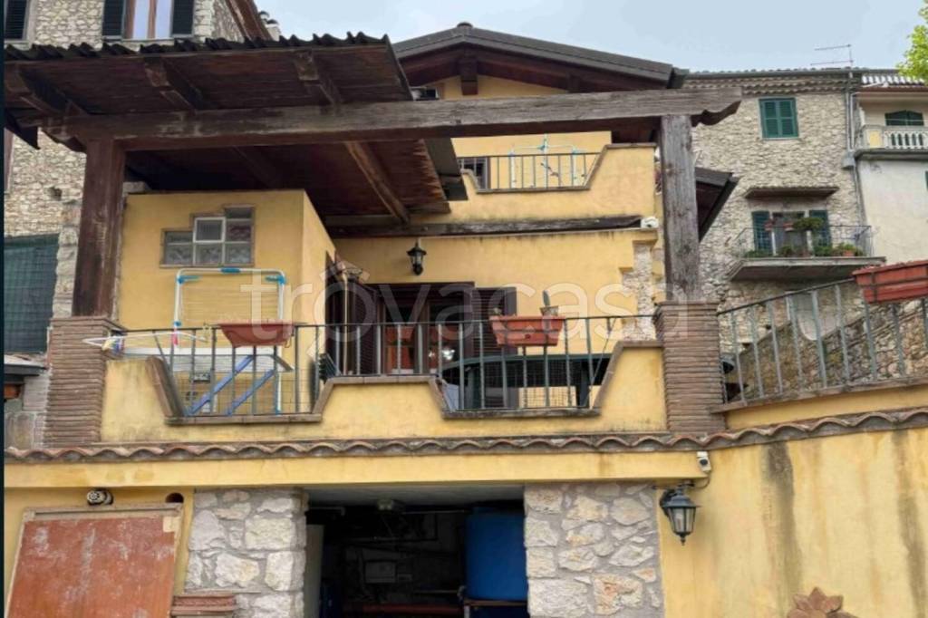 appartamento in vendita a Veroli in zona Case Scaccia