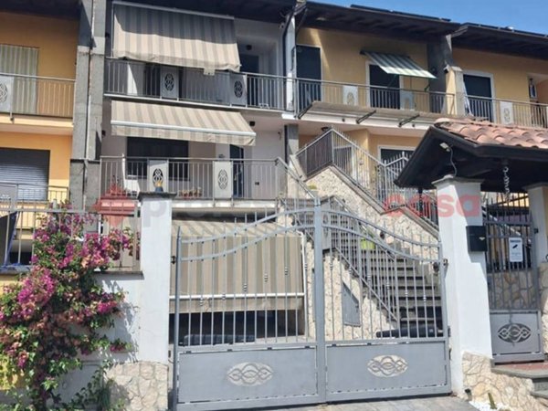 casa indipendente in vendita a Veroli in zona Case Scaccia
