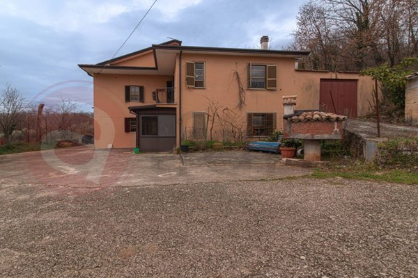 casa indipendente in vendita a Veroli in zona Santa Francesca