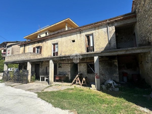 casale in vendita a Veroli in zona Case Scaccia