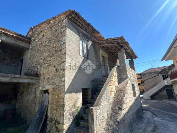 casale in vendita a Veroli in zona Case Scaccia