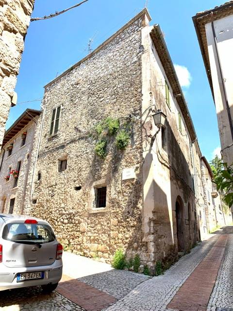 casa semindipendente in vendita a Veroli in zona Case Scaccia