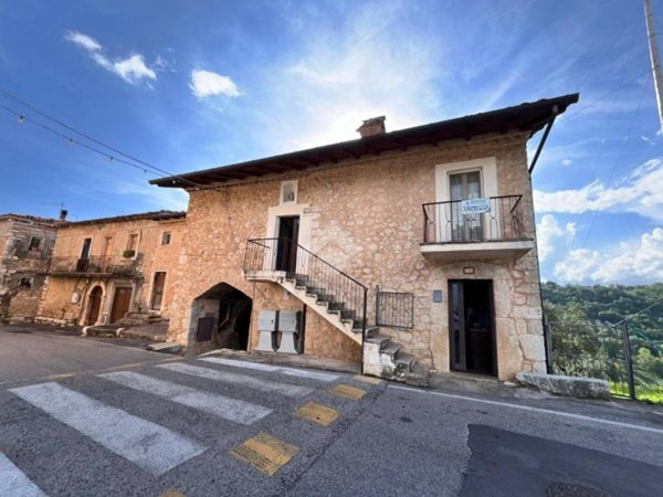 casa indipendente in vendita a Veroli in zona Colleberardi