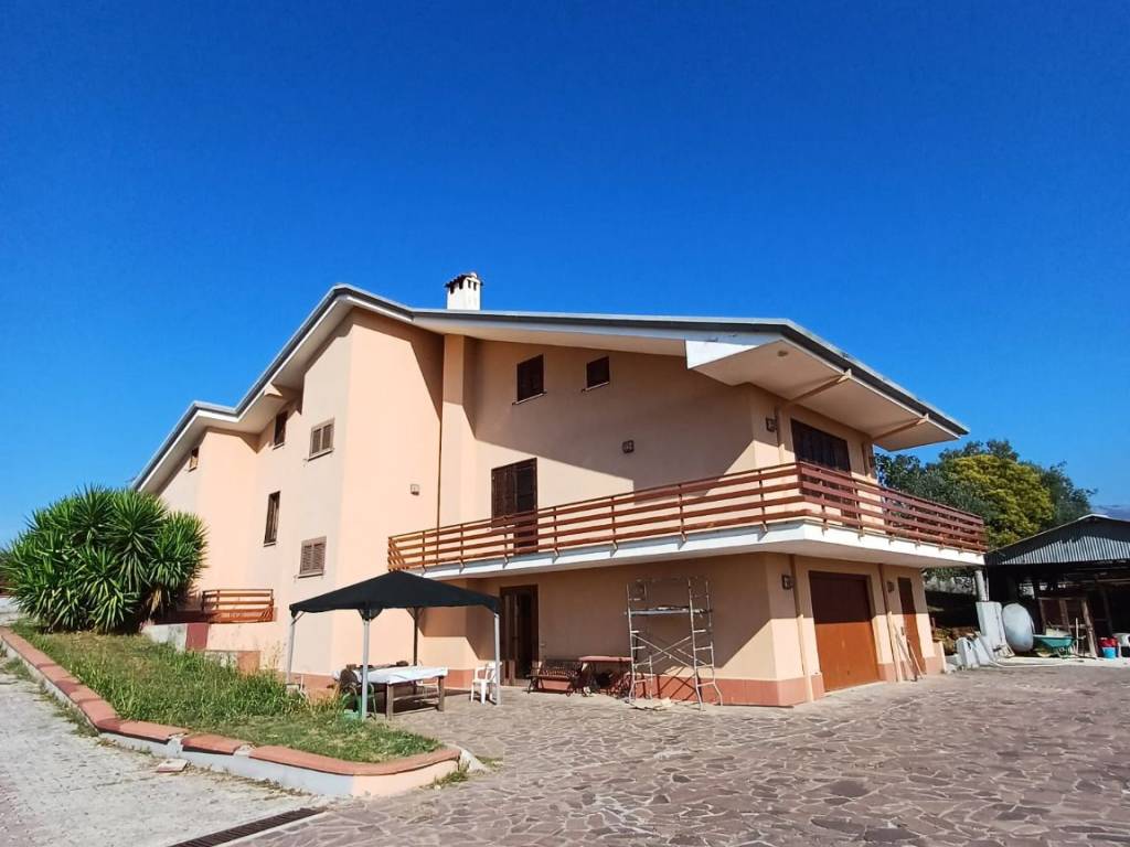 casa indipendente in vendita a Veroli in zona Castelmassimo