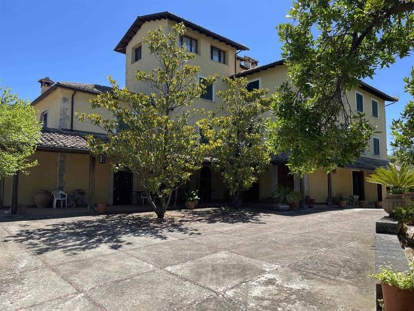 casa indipendente in vendita a Veroli