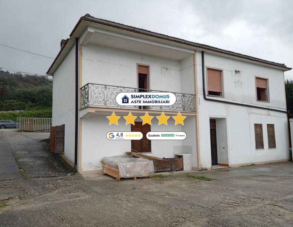 casa indipendente in vendita a Veroli in zona Madonna del Pianto