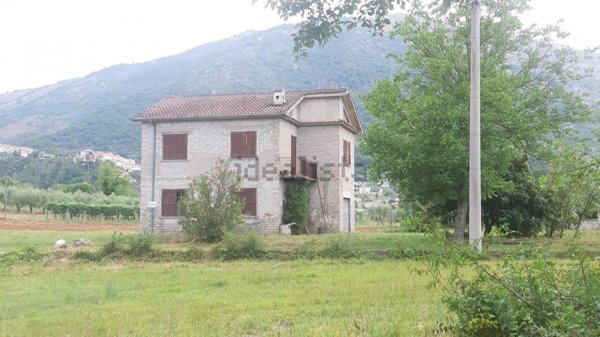 casa indipendente in vendita a Vicalvi