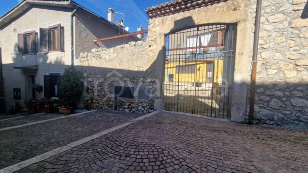 appartamento in vendita a Vico nel Lazio