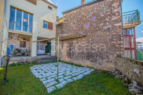 appartamento in vendita a Vico nel Lazio