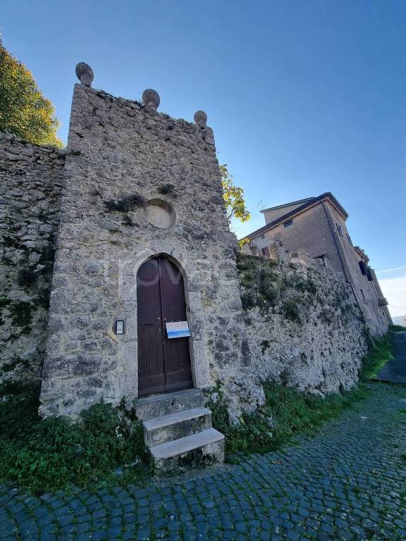 appartamento in vendita a Vico nel Lazio