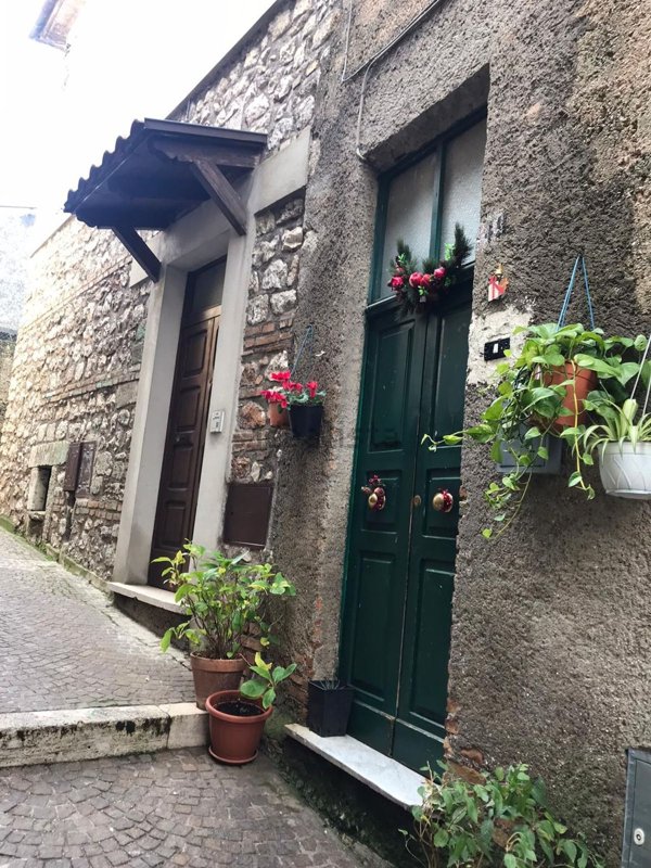 appartamento in vendita a Vico nel Lazio