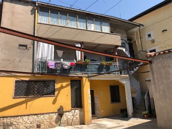 appartamento in vendita a Vico nel Lazio