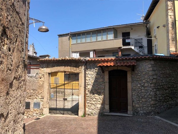 appartamento in vendita a Vico nel Lazio