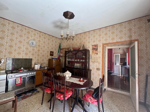 appartamento in vendita a Vico nel Lazio