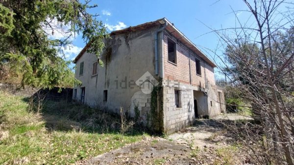 appartamento in vendita a Vico nel Lazio in zona Pitocco
