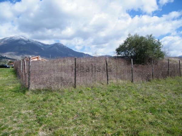 casa indipendente in vendita a Vico nel Lazio