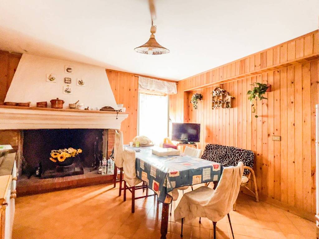 appartamento in vendita a Vico nel Lazio