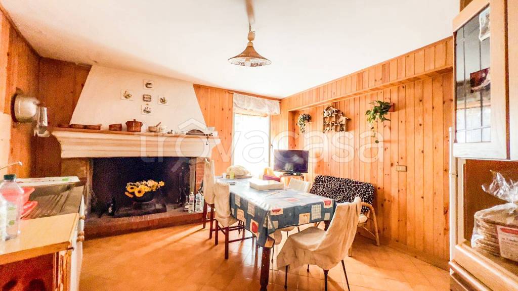 appartamento in vendita a Vico nel Lazio