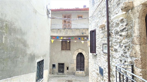 appartamento in vendita a Vico nel Lazio