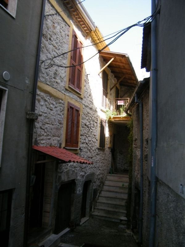 appartamento in vendita a Vico nel Lazio