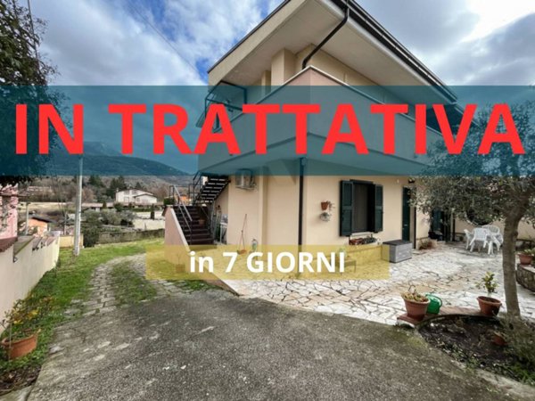 casa indipendente in vendita a Vico nel Lazio