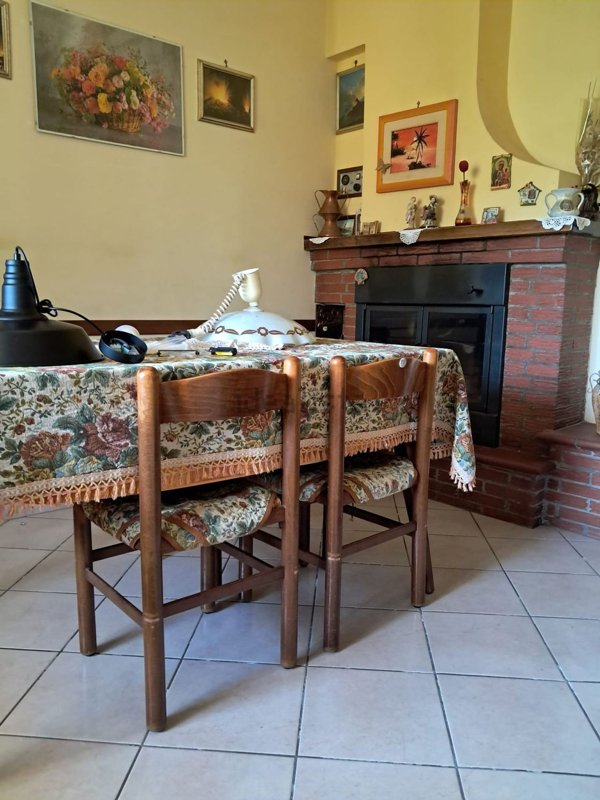 casa indipendente in vendita a Vico nel Lazio