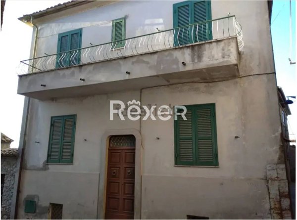 casa indipendente in vendita a Vico nel Lazio