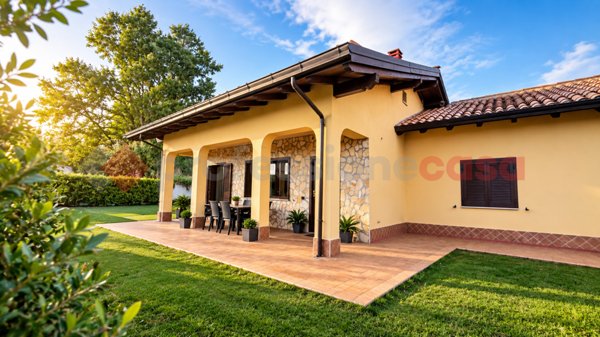 casa indipendente in vendita a Vico nel Lazio