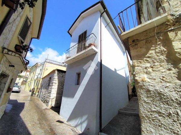 casa indipendente in vendita a Villa Santa Lucia