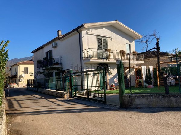 casa indipendente in vendita a Villa Santa Lucia