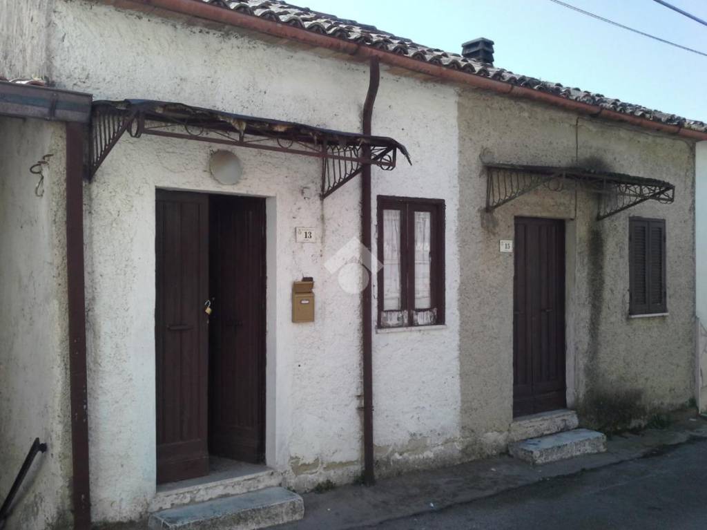 casa indipendente in vendita a Villa Santa Lucia