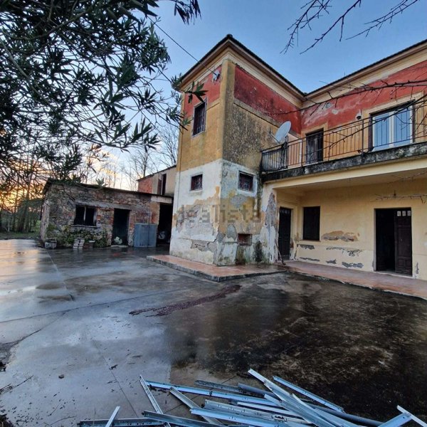 casa indipendente in vendita a Villa Santa Lucia