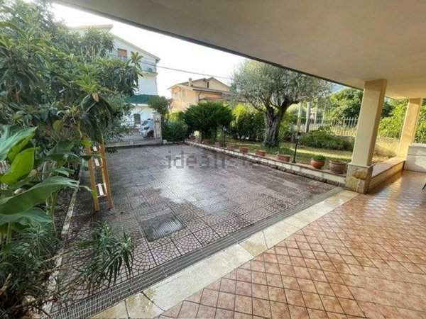 casa indipendente in vendita a Villa Santa Lucia