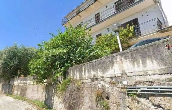 casa indipendente in vendita a Villa Santa Lucia