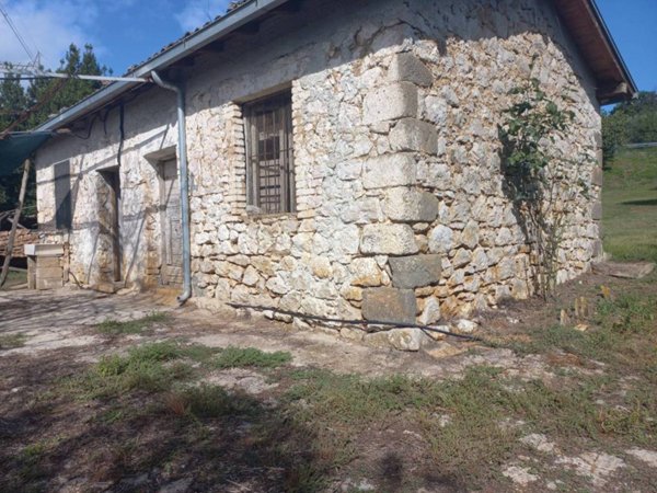 casa indipendente in vendita a Villa Santo Stefano