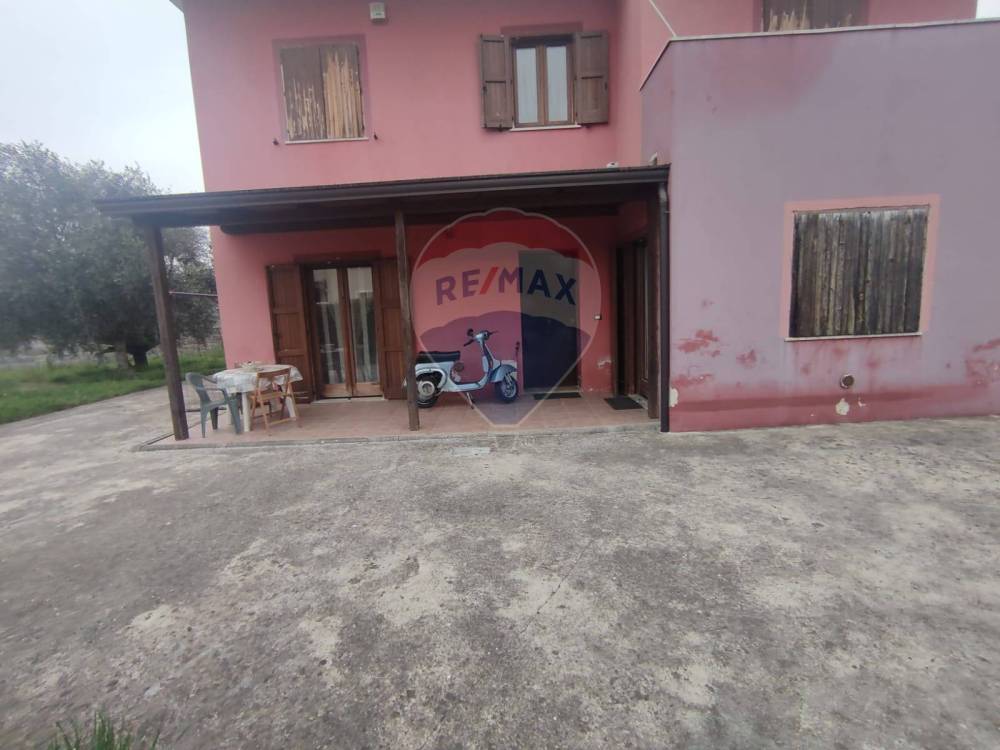 casa indipendente in vendita ad Ailano