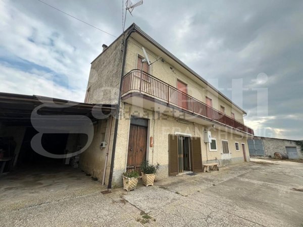casa indipendente in vendita ad Alife