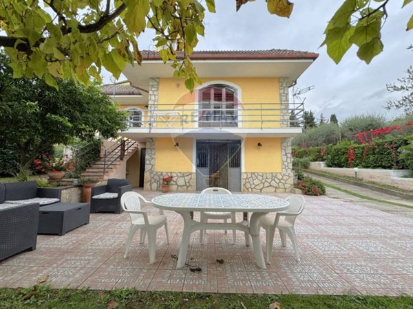 casa indipendente in vendita ad Alife