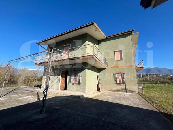 casa indipendente in vendita ad Alife in zona Campisi