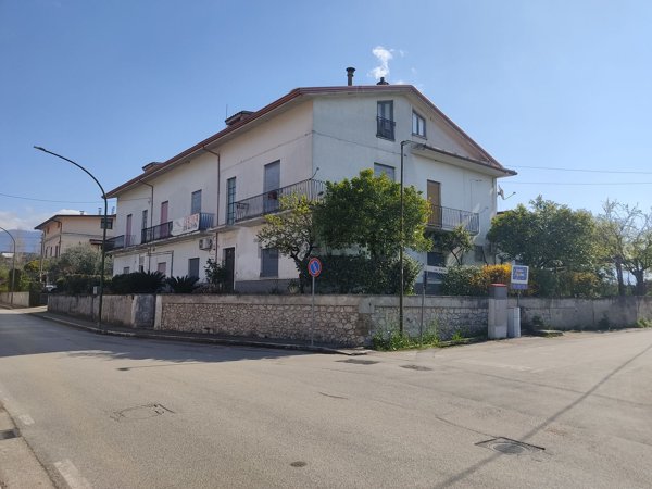 casa indipendente in vendita ad Alife in zona Pera