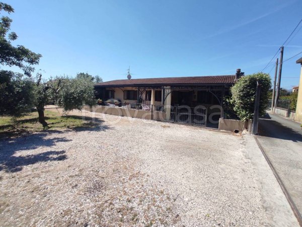 casa indipendente in vendita ad Alife in zona Marmaruolo