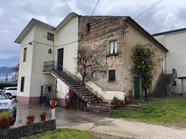 casa indipendente in vendita ad Alife in zona Marmaruolo
