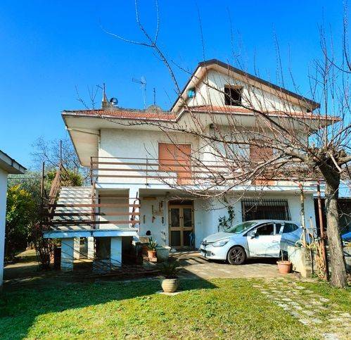 casa indipendente in vendita ad Alife in zona Pera